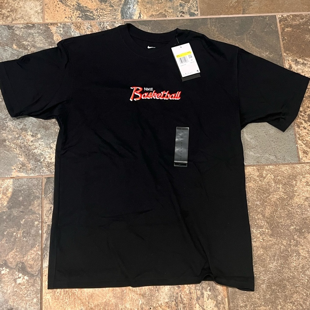 Nike Basketball Mens small short sleeve t shirt Loose Fit Black FB1383 $40